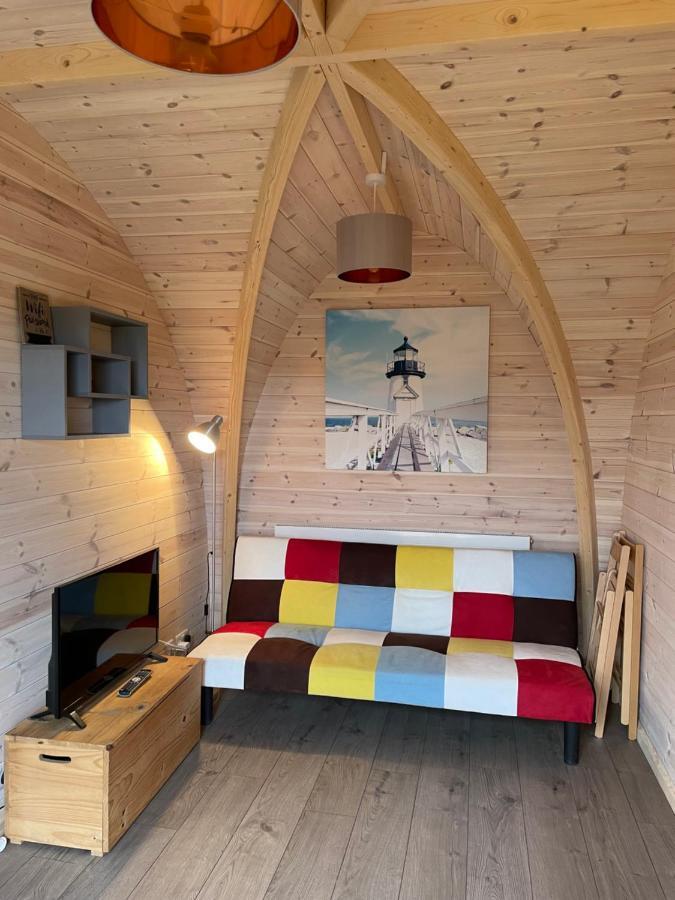 Hedgehog Glamping Pod School House Farm Hotel Leighton  Екстериор снимка