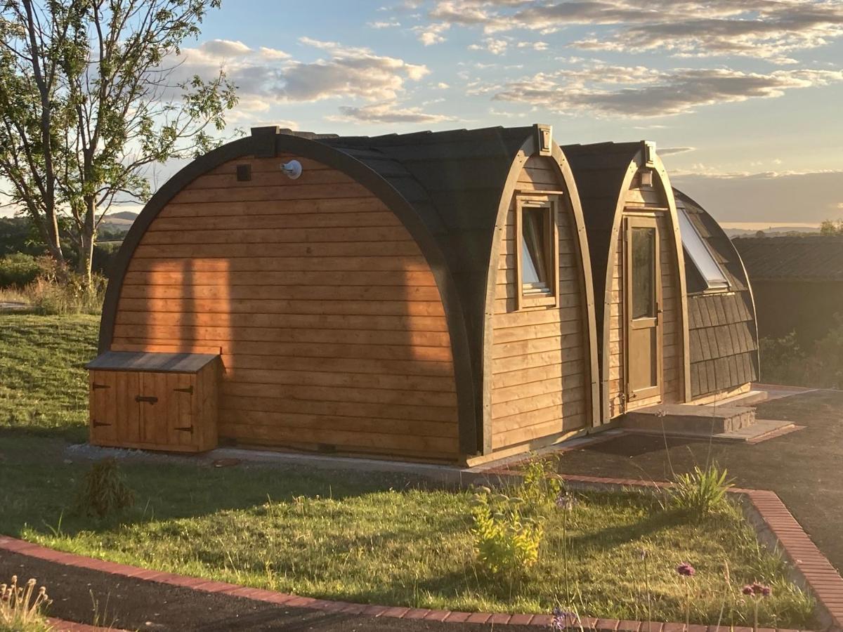 Hedgehog Glamping Pod School House Farm Hotel Leighton  Екстериор снимка
