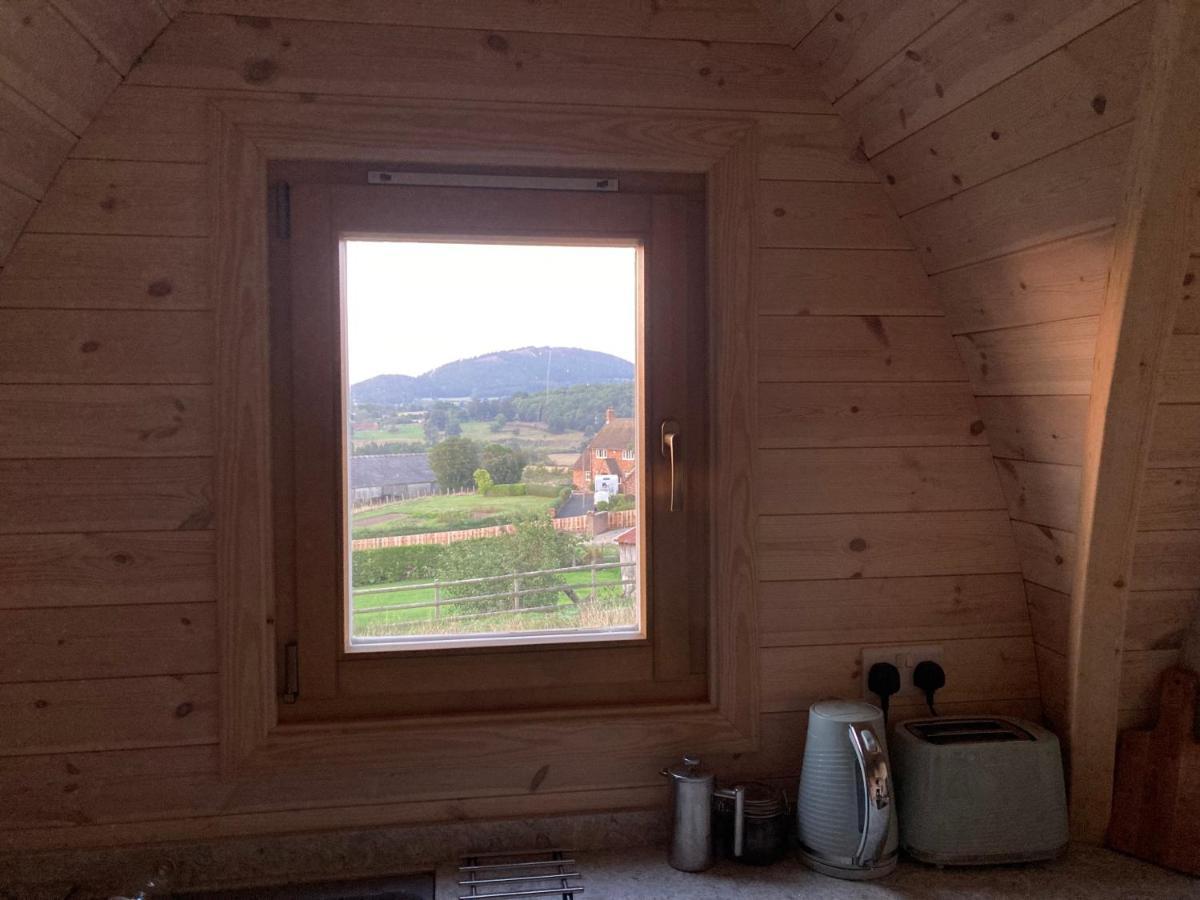 Hedgehog Glamping Pod School House Farm Hotel Leighton  Екстериор снимка